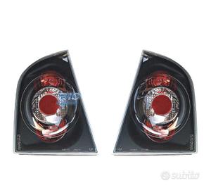 FANALI PER SKODA OCTAVIA SW. SFONDO NERO.