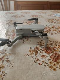 Dji mini 2 se con telecomando,batteria e custodia 