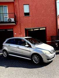 Mercedes b neopatentati