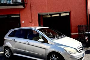 Mercedes b neopatentati