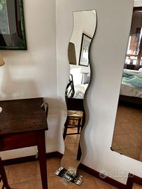 Specchio da parete stile onda