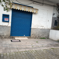 Negozio con spazio esterno