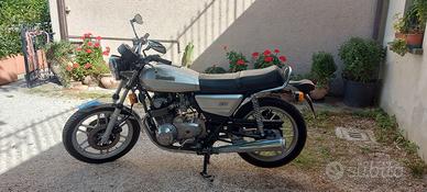 Moto Benelli 354