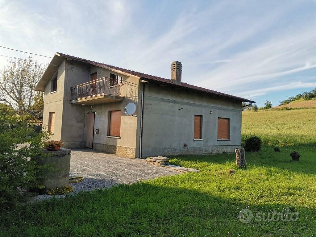 Villa di 106 m² con più di 5 locali a Pesaro - Altro