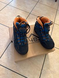 Scarpe montagna taglia 32