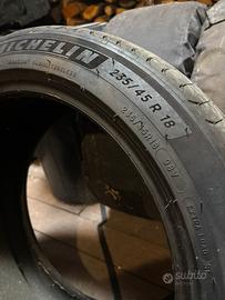 2 Gomme Michelin e Primacy 235/45 R18 98 V parte 1