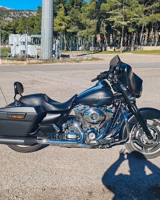 Harley-Davidson street glide 1690