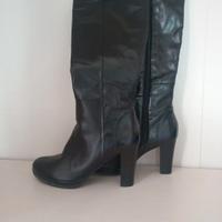 stivali in pelle neri nr.38 mai usati tacco 9