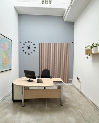 Locali ad uso ufficio arredati