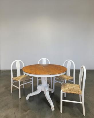 Tavolo rotondo shabby chic con 4 sedie