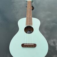 Ukulele Fender Avalon