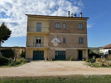 5 LOCALI A GUBBIO