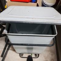 Secchio spazzatura a pedale