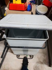 Secchio spazzatura a pedale