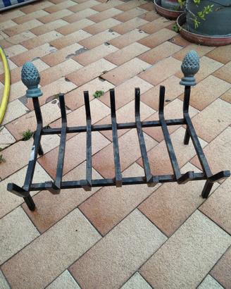 Bracere portalegna in acciaio pomelli in ottone