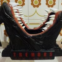 TREMORS THE LEGACY in struttura di plastica rigida