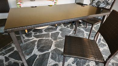 Tavola da Esterno tipo Rattan + 4 sedie