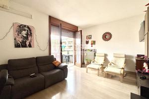 Ampio bilocale piano alto con box