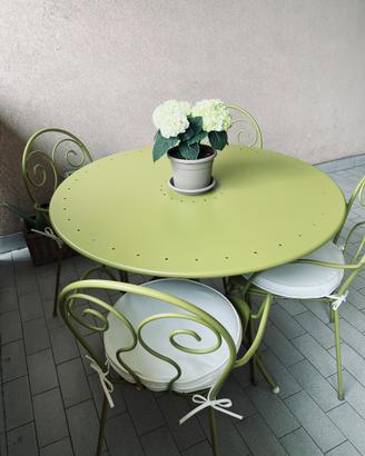 🪴Tavolo marca EMU con quattro sedie! 🪴