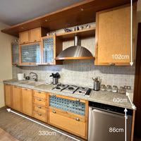 Cucina completa di mobili, tavolo 6/8 posti, sedie