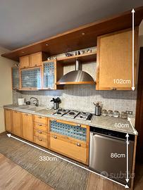 Cucina completa di mobili, tavolo 6/8 posti, sedie