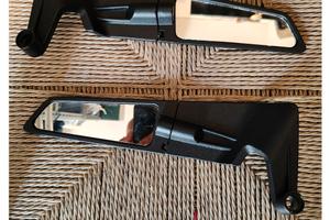 Specchietti retrovisori per moto e scooter.