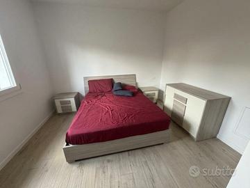 Set camera da letto (letto cassettiera 2 comodini)