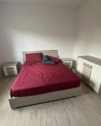 Set camera da letto (letto cassettiera 2 comodini)