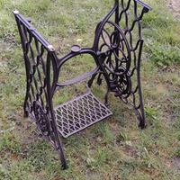 base in ghisa di macchina cucire