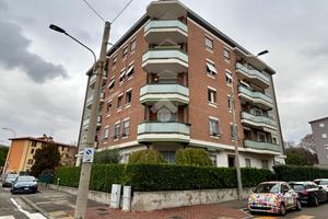 2 LOCALI A BRESCIA