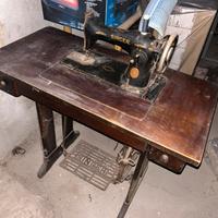 Macchina da cucire vecchia