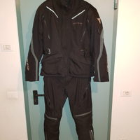Giacca e pantalone Dainese