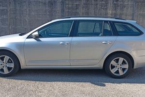 Skoda Octavia1.6 tdi cambio aut revisione Ok