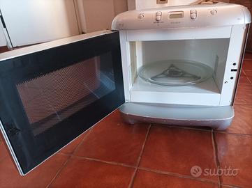 *Microonde angolare Whirlpool * 15 euro