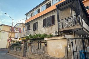 4 LOCALI A BOTRICELLO