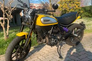 Ducati Scrambler Icon 803 - Super Accessoriata