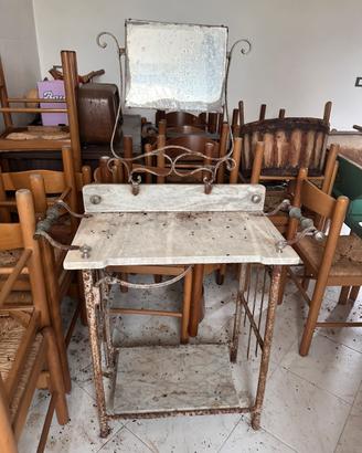 Mobile d’epoca in marmo con specchio