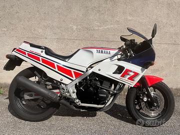 Yamaha fz400 - fz 400