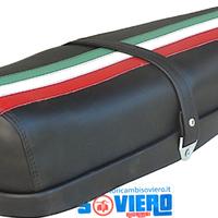 Sella Nera con Tricolore Lungo e Scritta Vespa 50