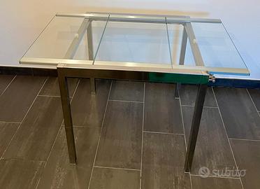 Tavolo in vetro allungabile