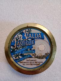 Scatolina in latta vuota delle Pastiglie Valda