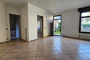 Casa indipendente di 135 m² con 5 locali e box aut
