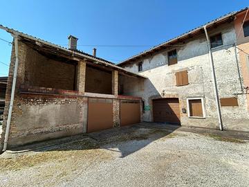 SUGGESTIVA CASA IN CORTE IN TIPICO STILE FRIULANO