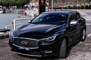 infiniti q30 1.5 premium dct 7g