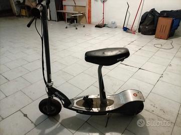 Monopattino elettrico Razor 