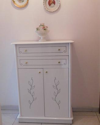 Mobiletto bianco elegante