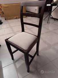 Sedia in legno con seduta imbottita in tessuto