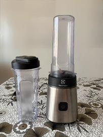 Frullatore Electrolux con 2 boccali