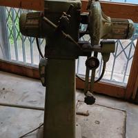 Affilatrice per lame sega a nastro