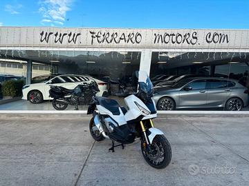 Honda X-ADV 750 2025/ 4.000 KM Tuo a soli 109 Euro